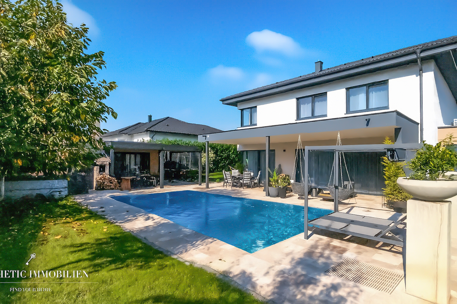 PUCKING - Exklusive Moderne mit Poolhaus