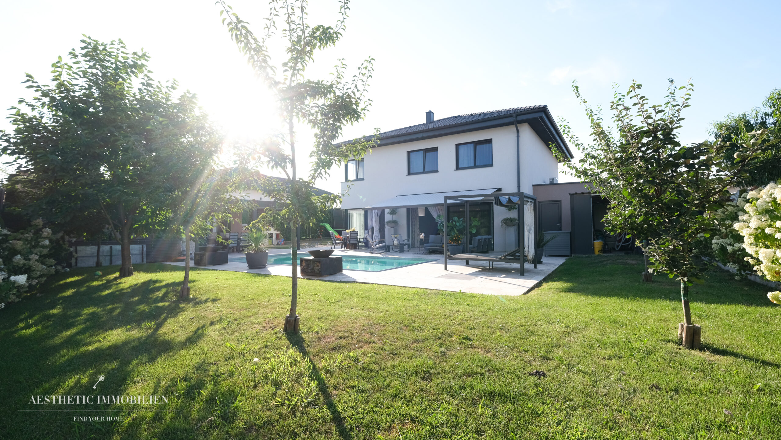 PUCKING - Exklusive Moderne mit Poolhaus