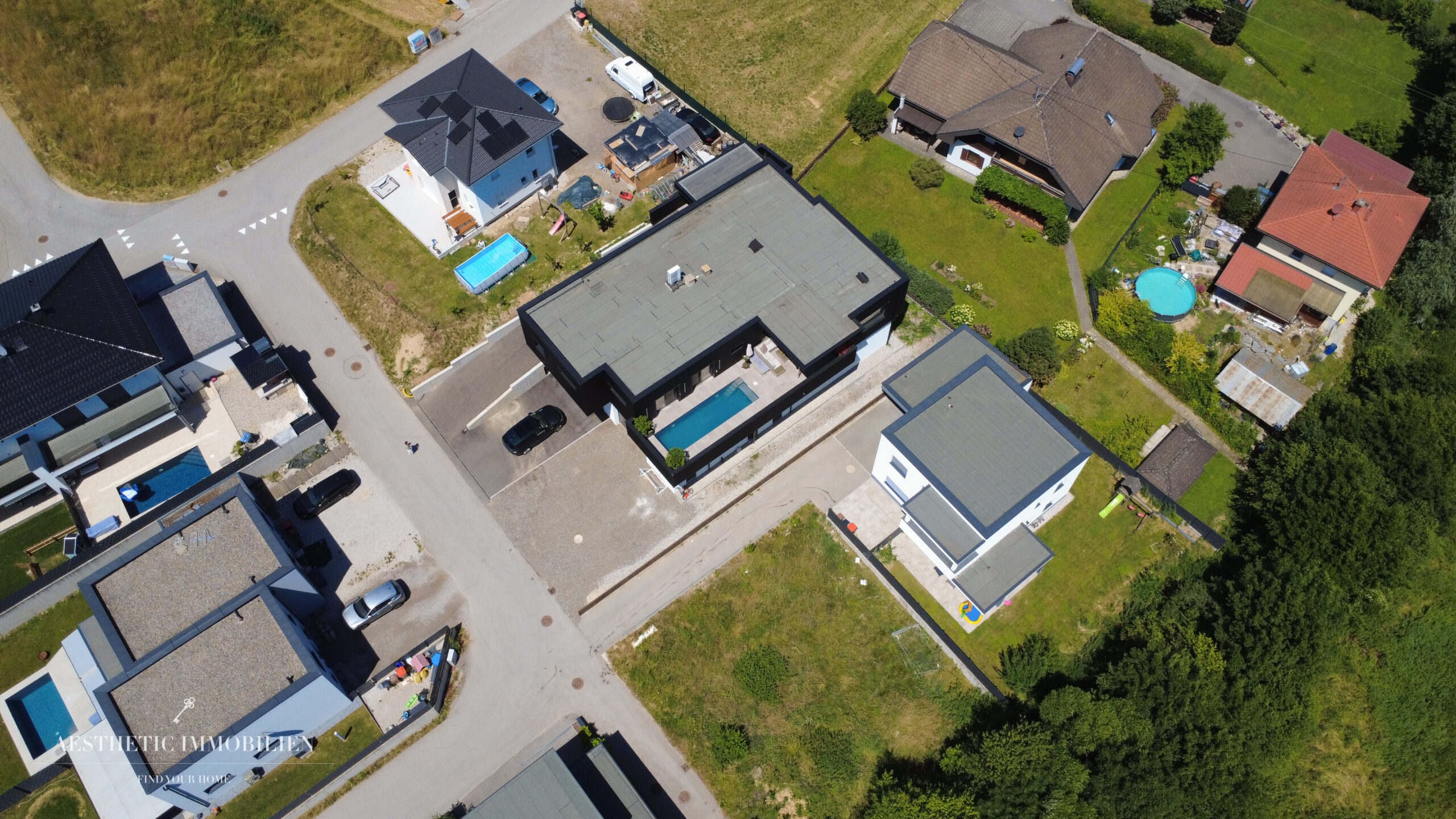 LEOMBACH  – 500 m2 Penthouse mit Gewerbehalle - Modernes Wohnen und Arbeiten vereint