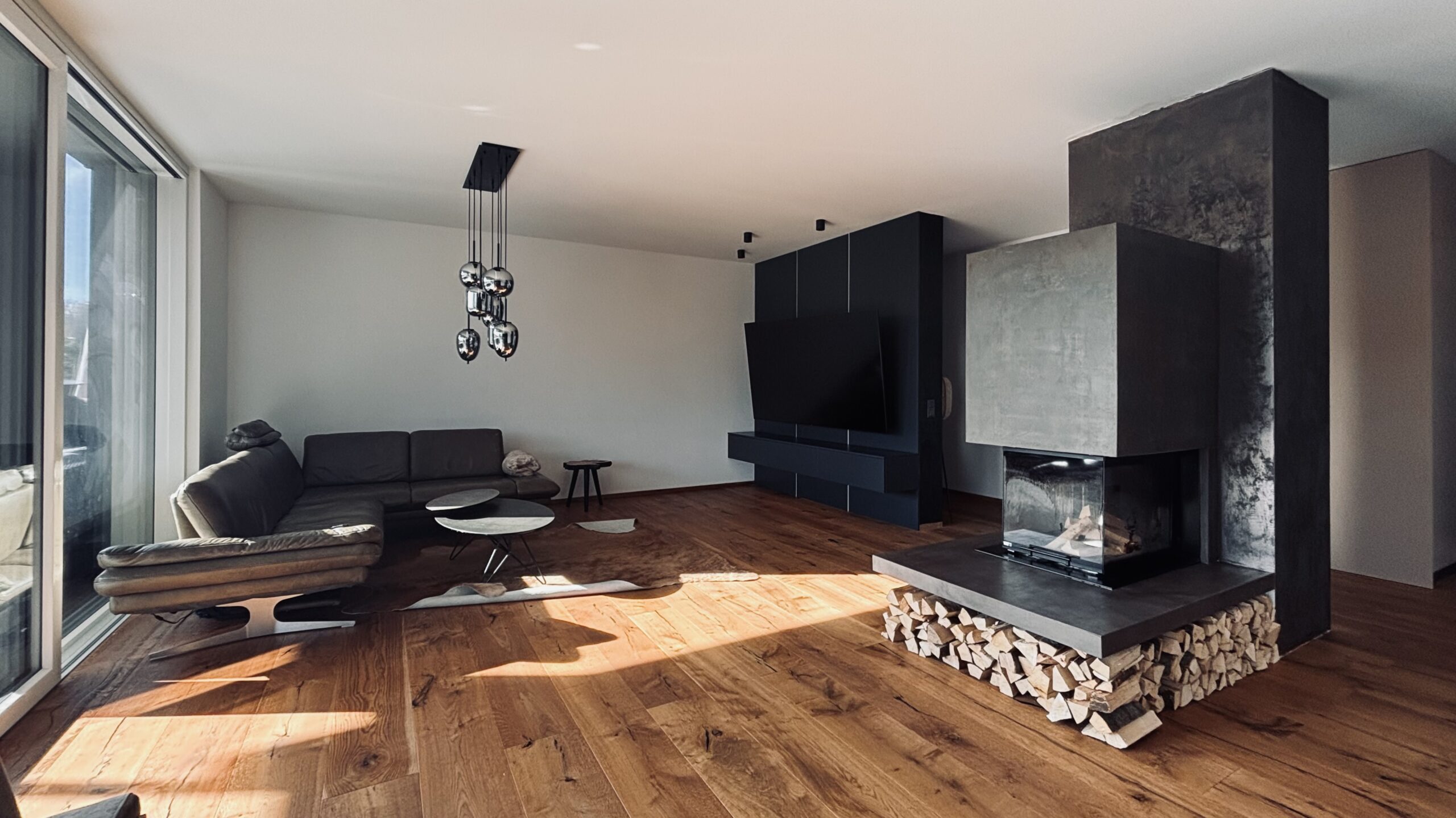 LEOMBACH  – 500 m2 Penthouse mit Gewerbehalle - Modernes Wohnen und Arbeiten vereint