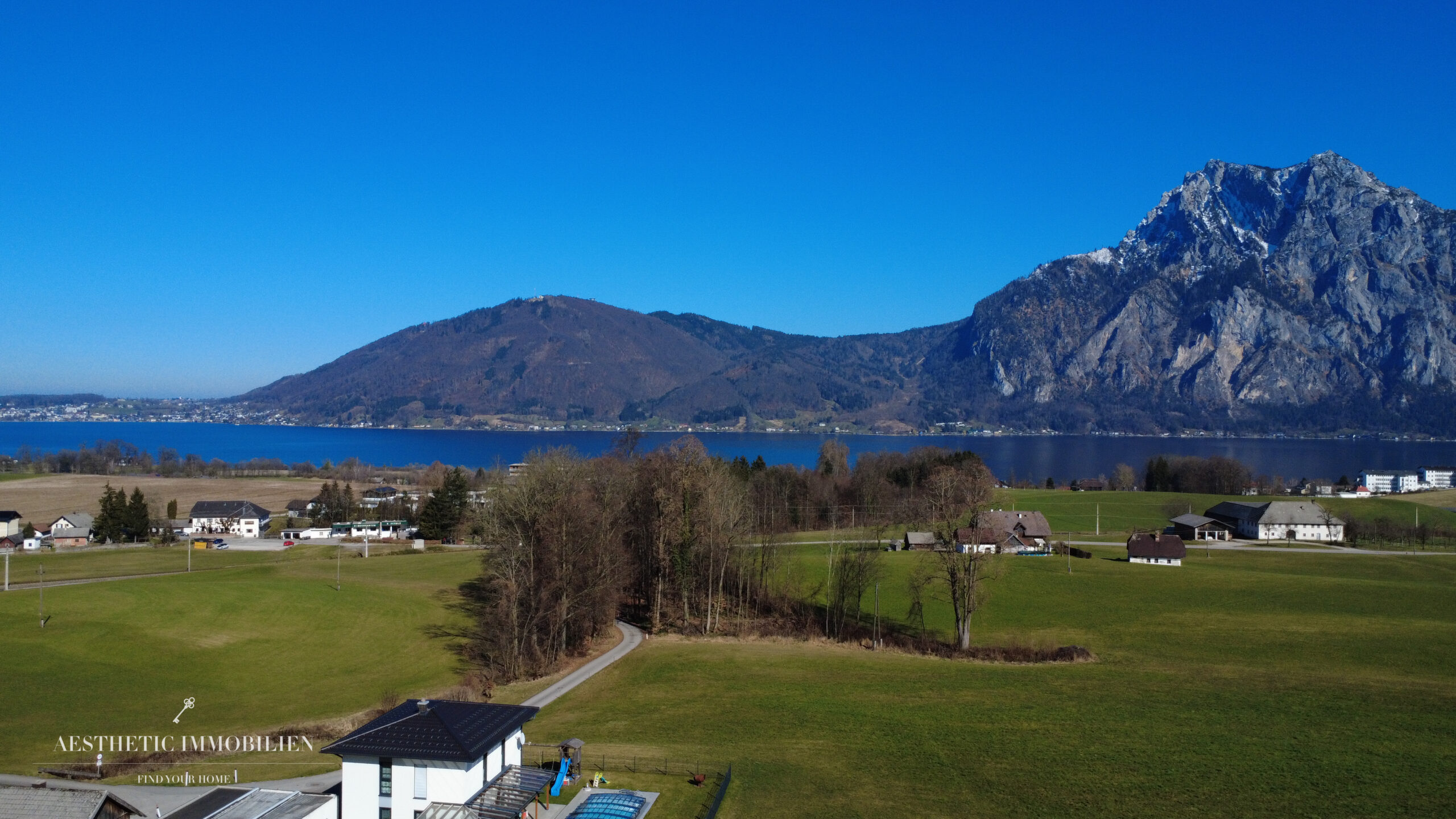 ALTMÜNSTER - Exklusives Grundstück mit unverbaubarem Blick auf den Traunsee und Traunstein
