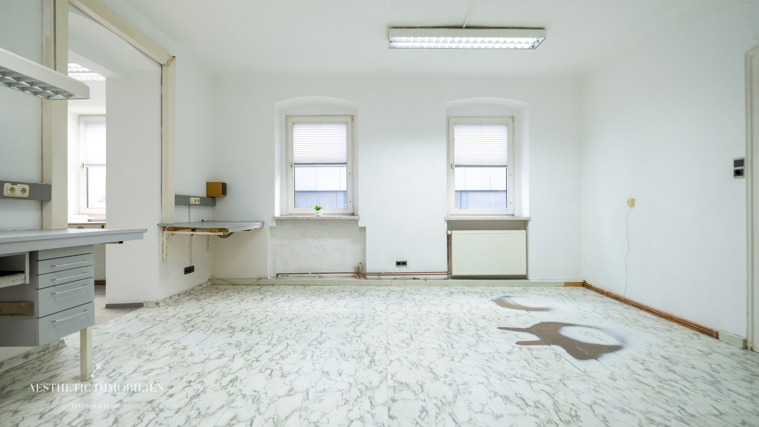 URFAHR - TOP LAGE - Helles und großzügiges Büro - 137 m² - 6.50 Euro Nettomiete