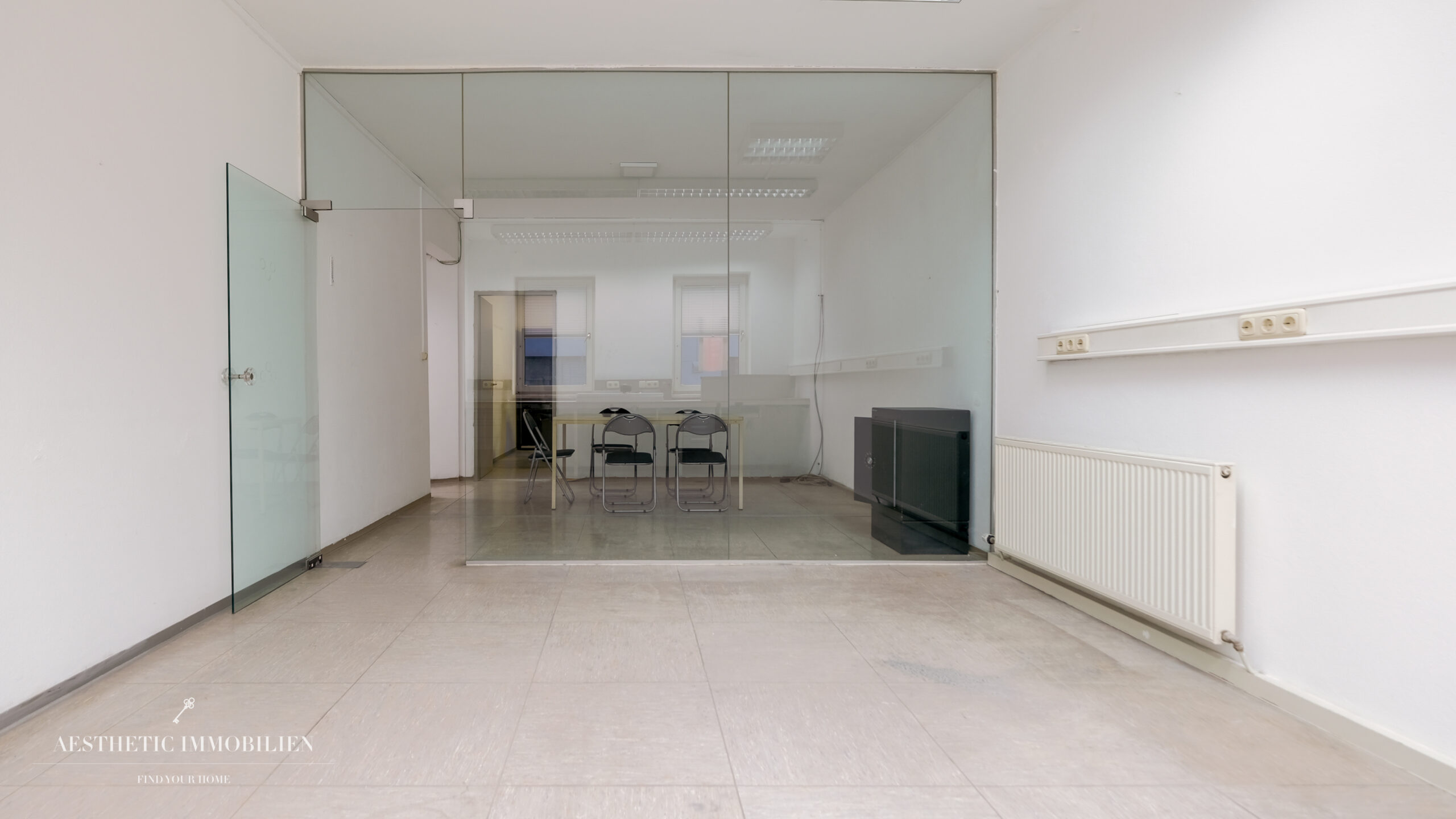 URFAHR - TOP LAGE - Helles und großzügiges Büro - 137 m² - 6.50 Euro Nettomiete