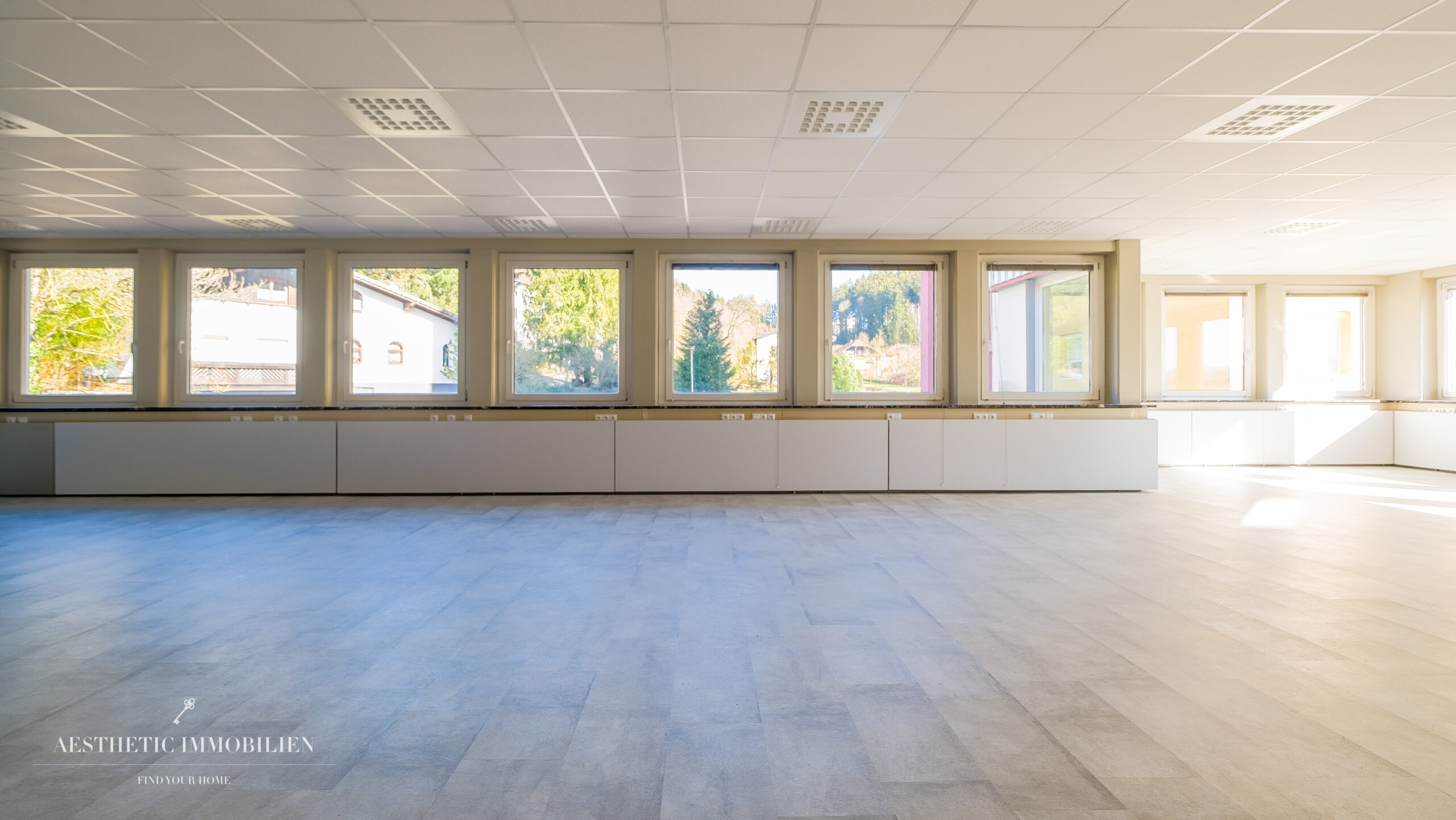 LAAKIRCHEN - Vielseitige Bürofläche - Jetzt mieten und bis Ende 2025 50% sparen!