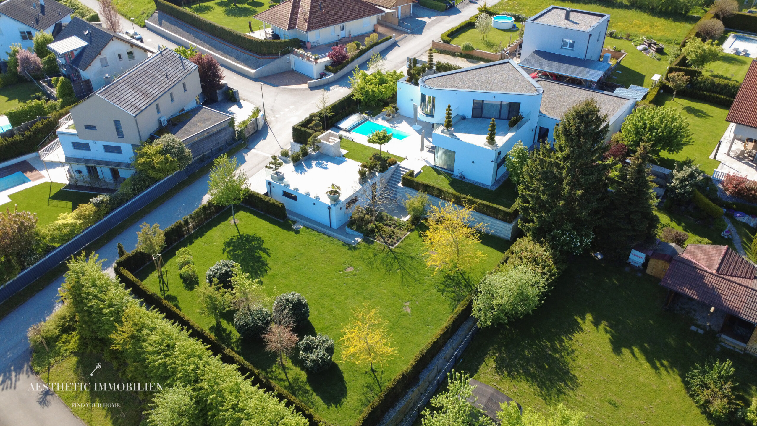 EGGENDORF - Imposante Design-Villa
