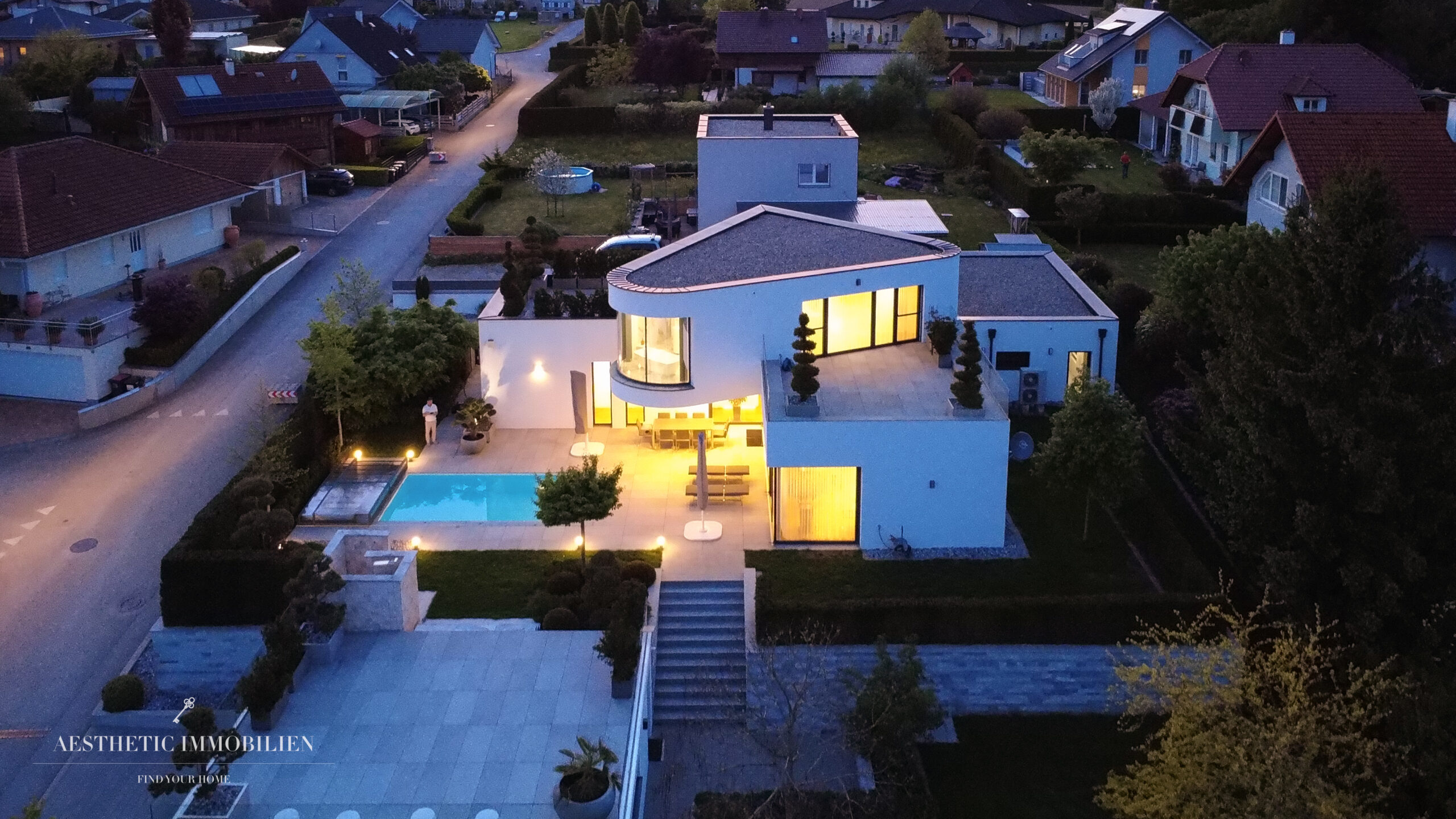 EGGENDORF - Imposante Design-Villa