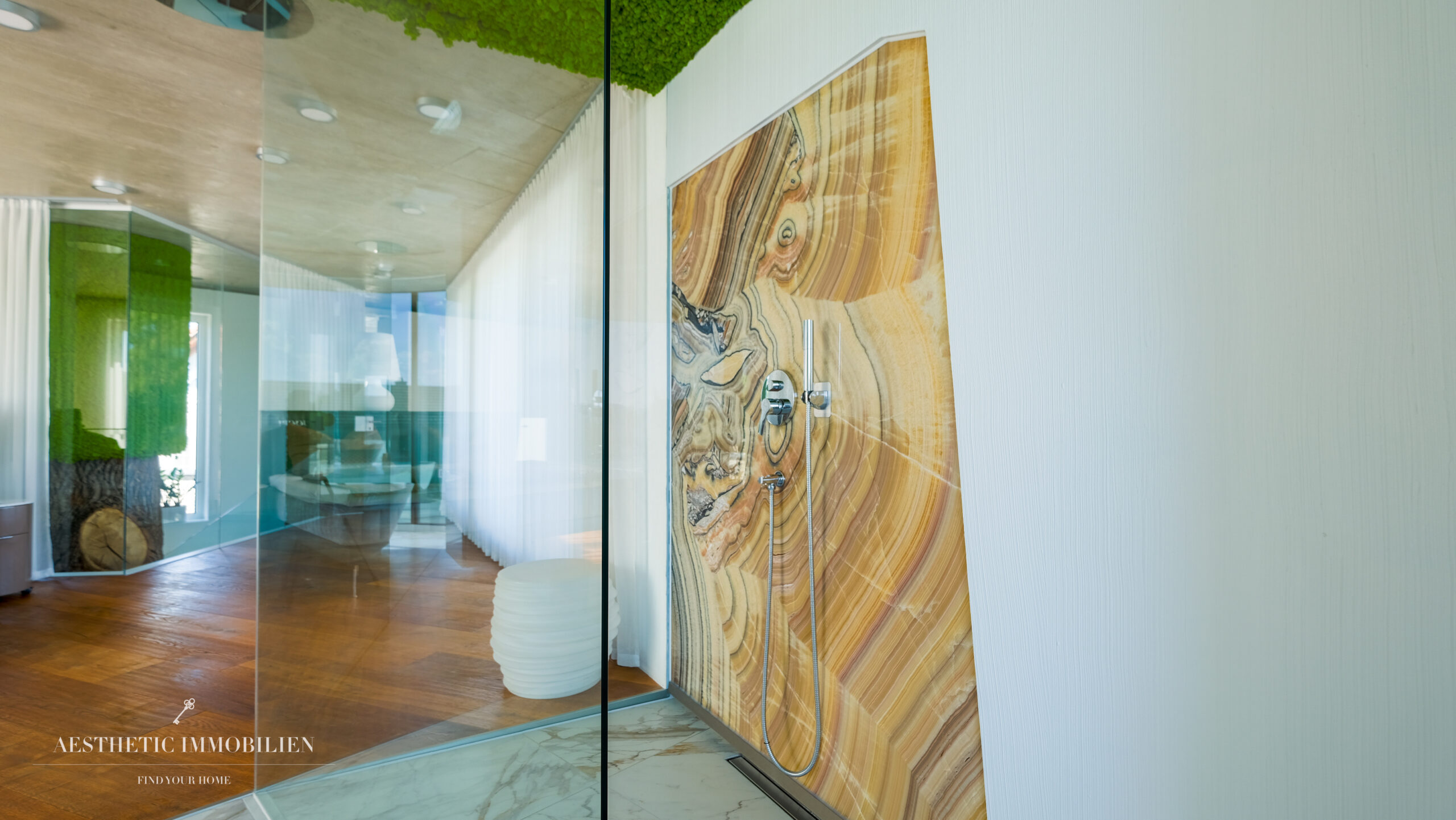 EGGENDORF - Imposante Design-Villa