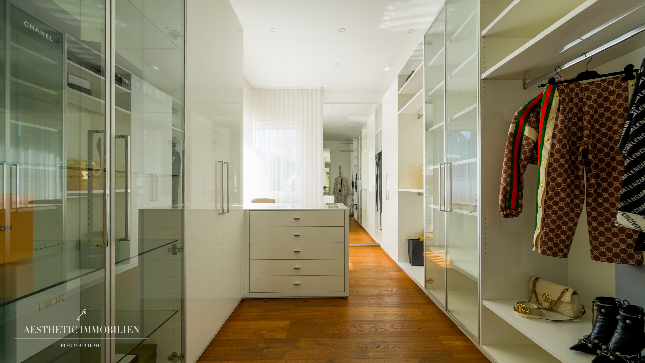 EGGENDORF - Imposante Design-Villa