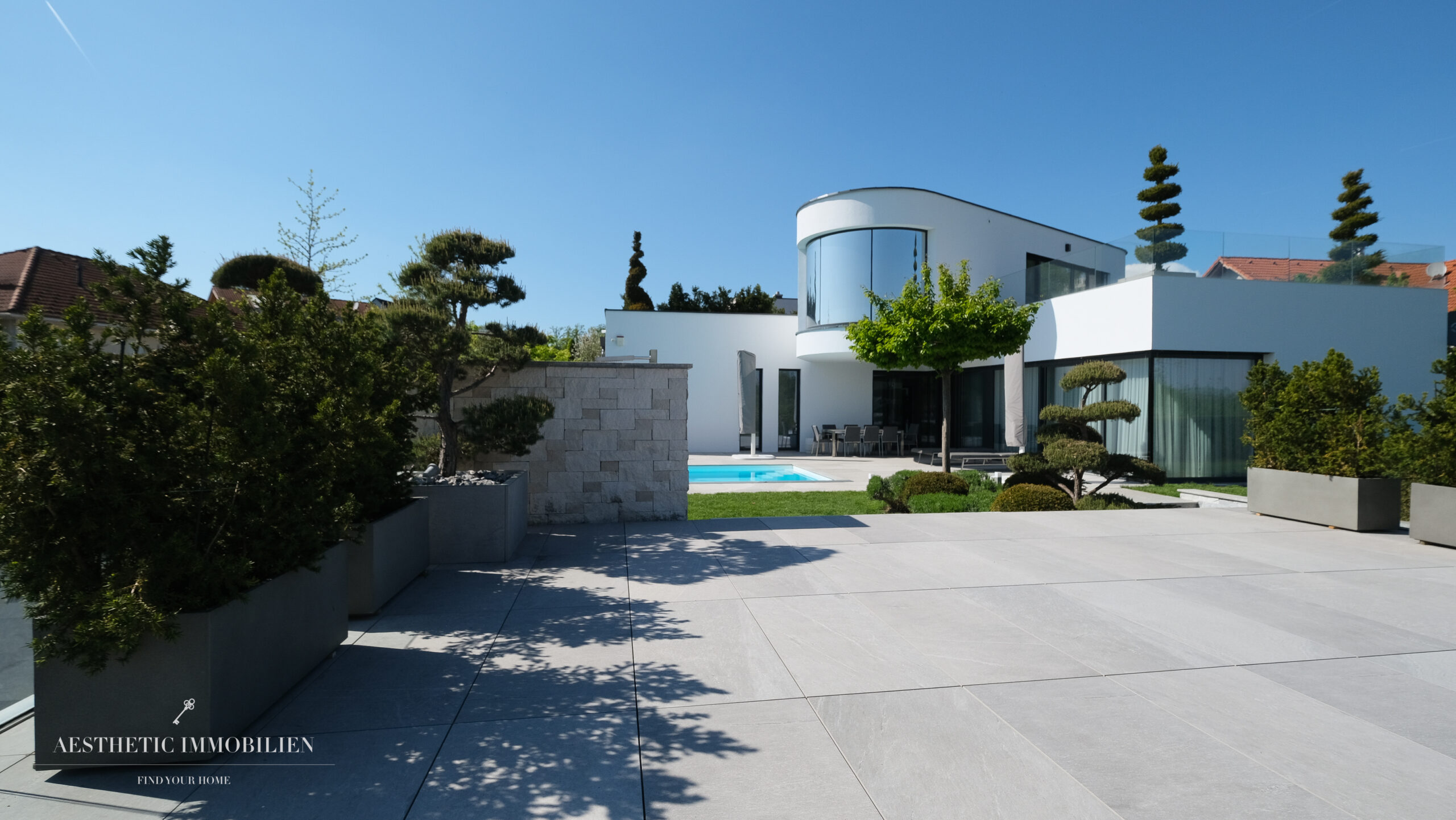 EGGENDORF - Imposante Design-Villa