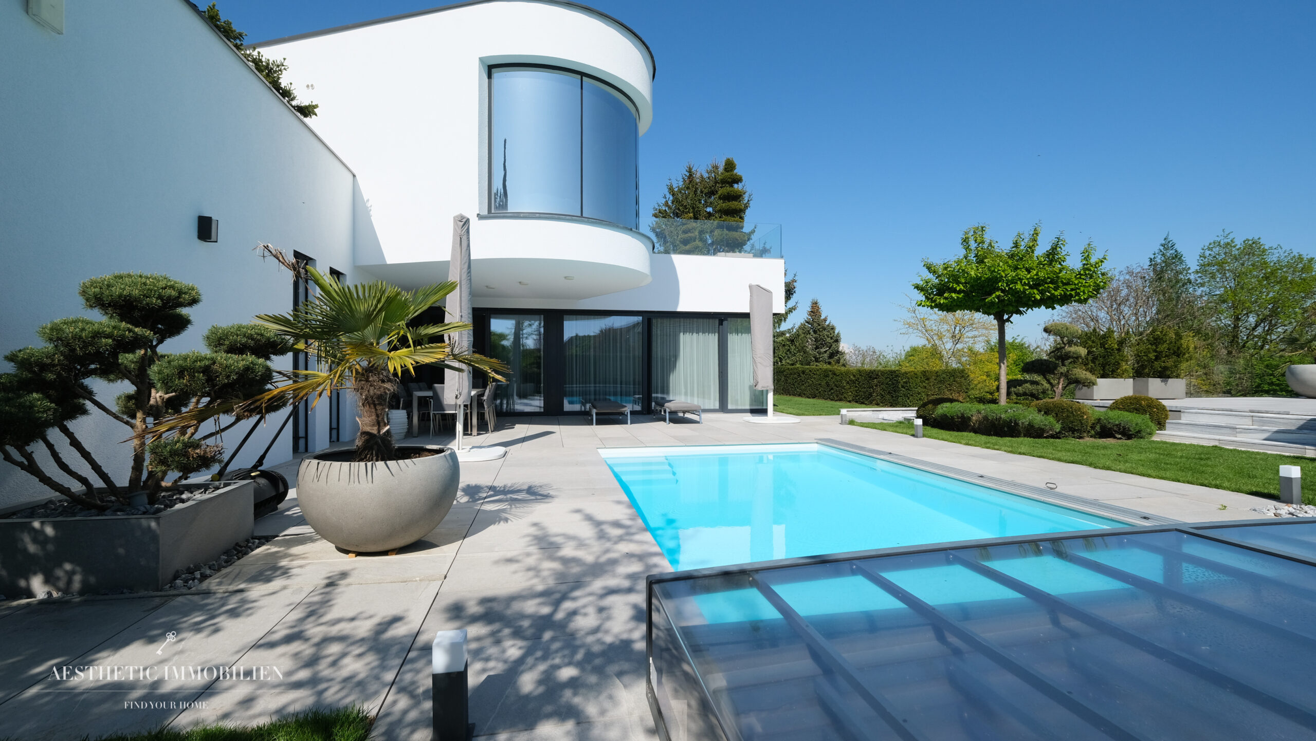 EGGENDORF - Imposante Design-Villa