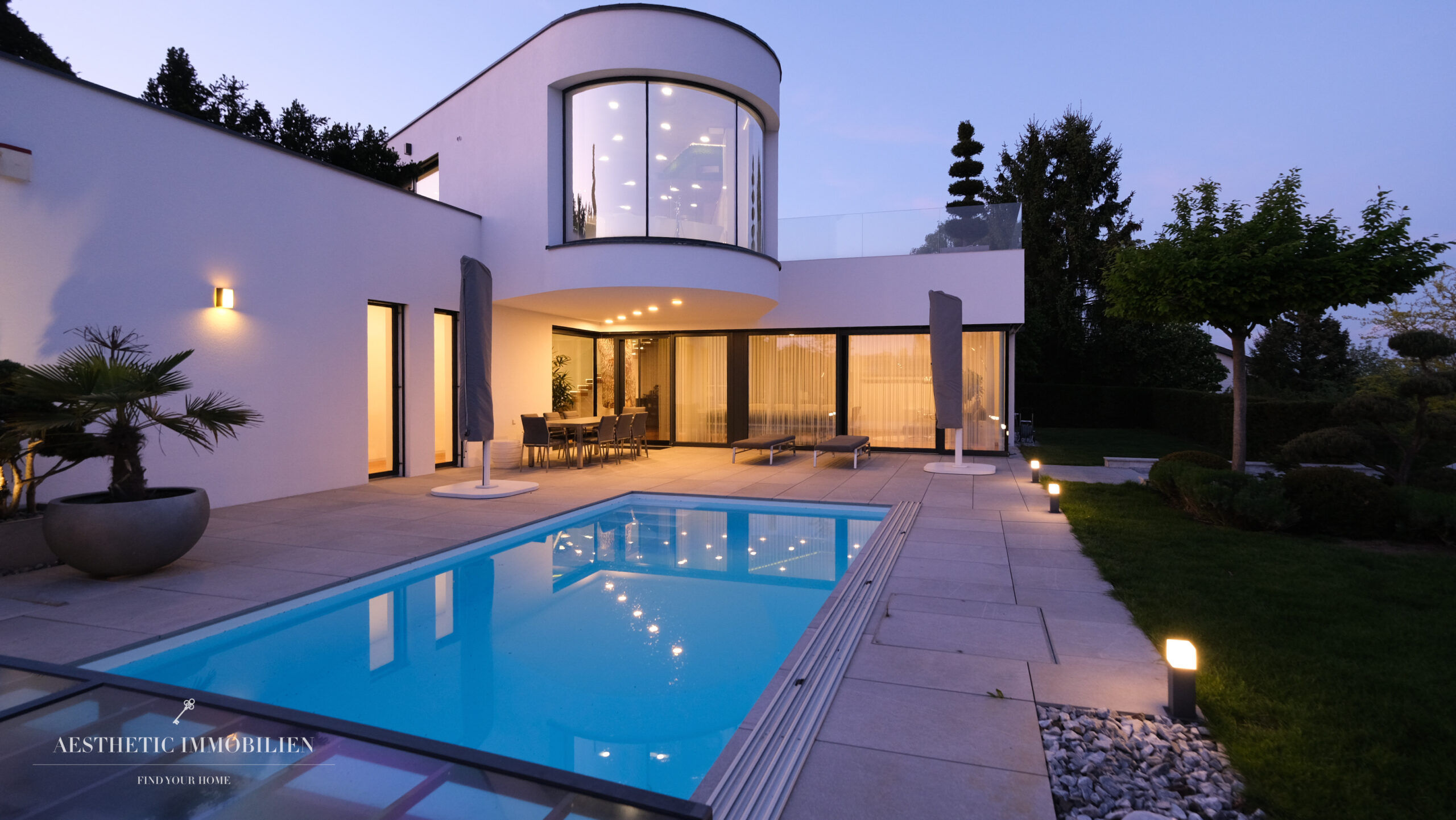 EGGENDORF - Imposante Design-Villa