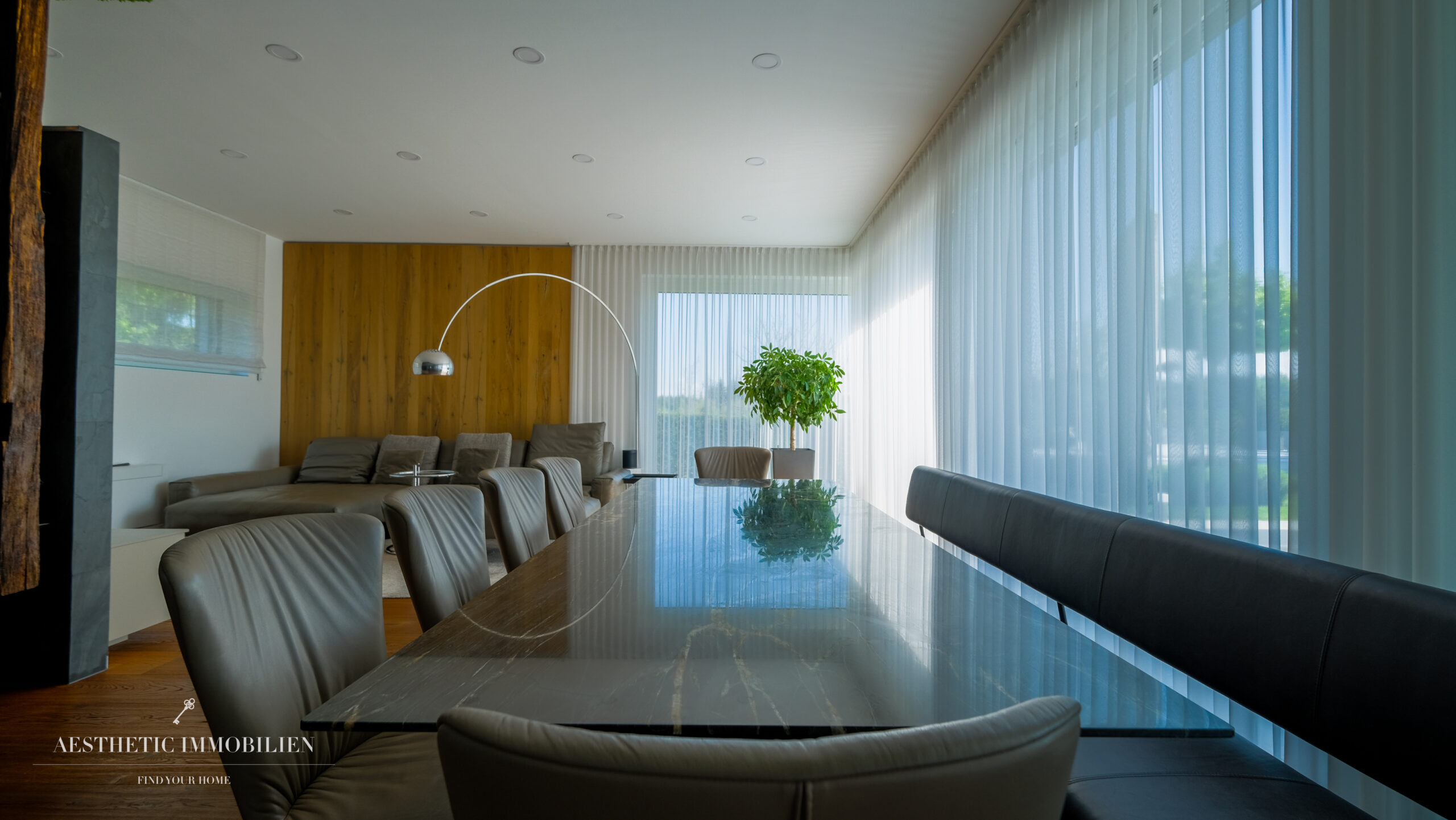 EGGENDORF - Imposante Design-Villa