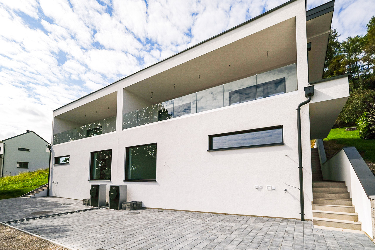 BAD HALL - LETZTE EINHEIT - 165 m2 -  Exklusive Doppelhaushälfte (Erstbezug)