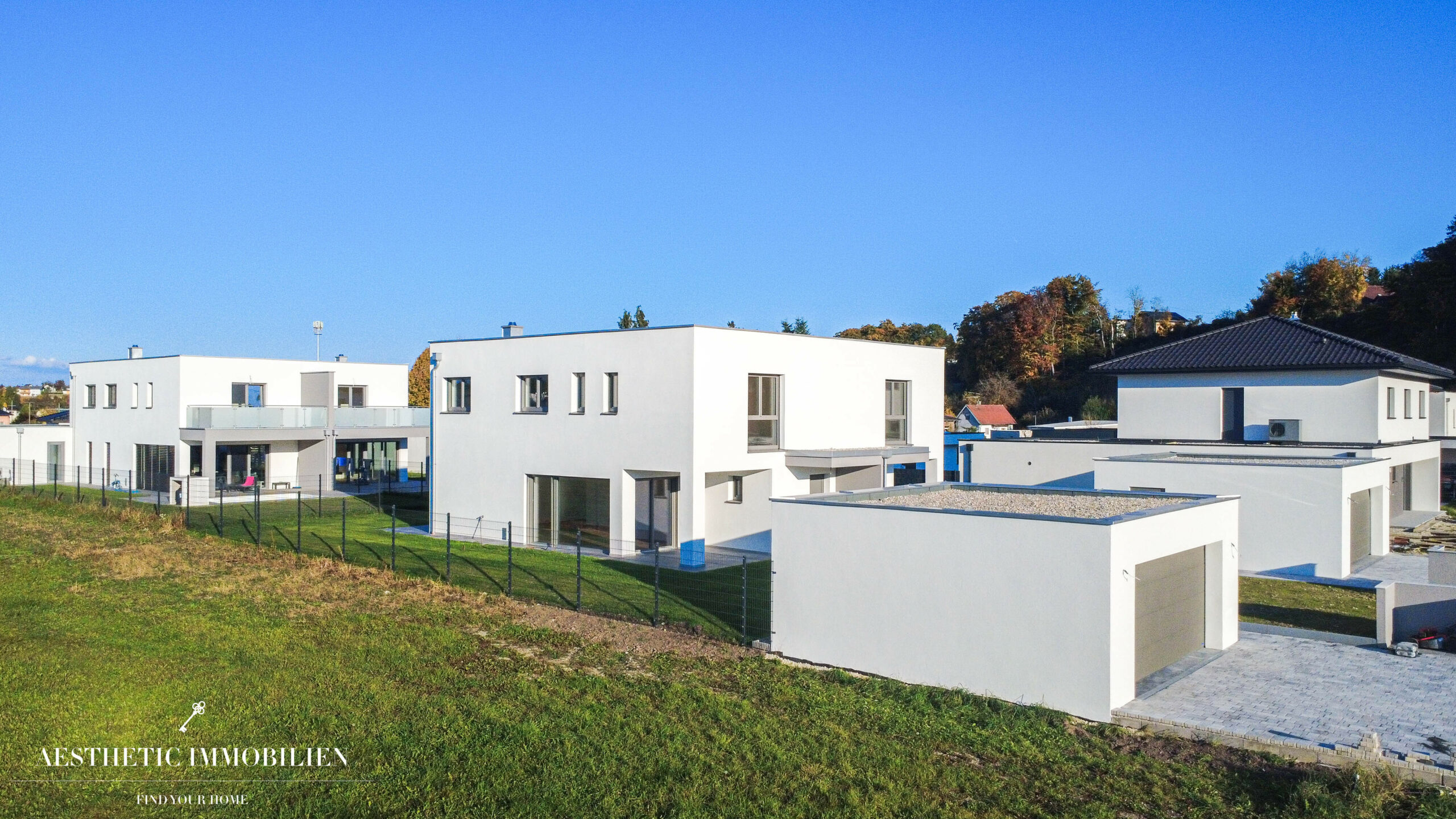 STADL-PAURA: Exklusive Doppelhaushälfte -LETZTE EINHEIT !