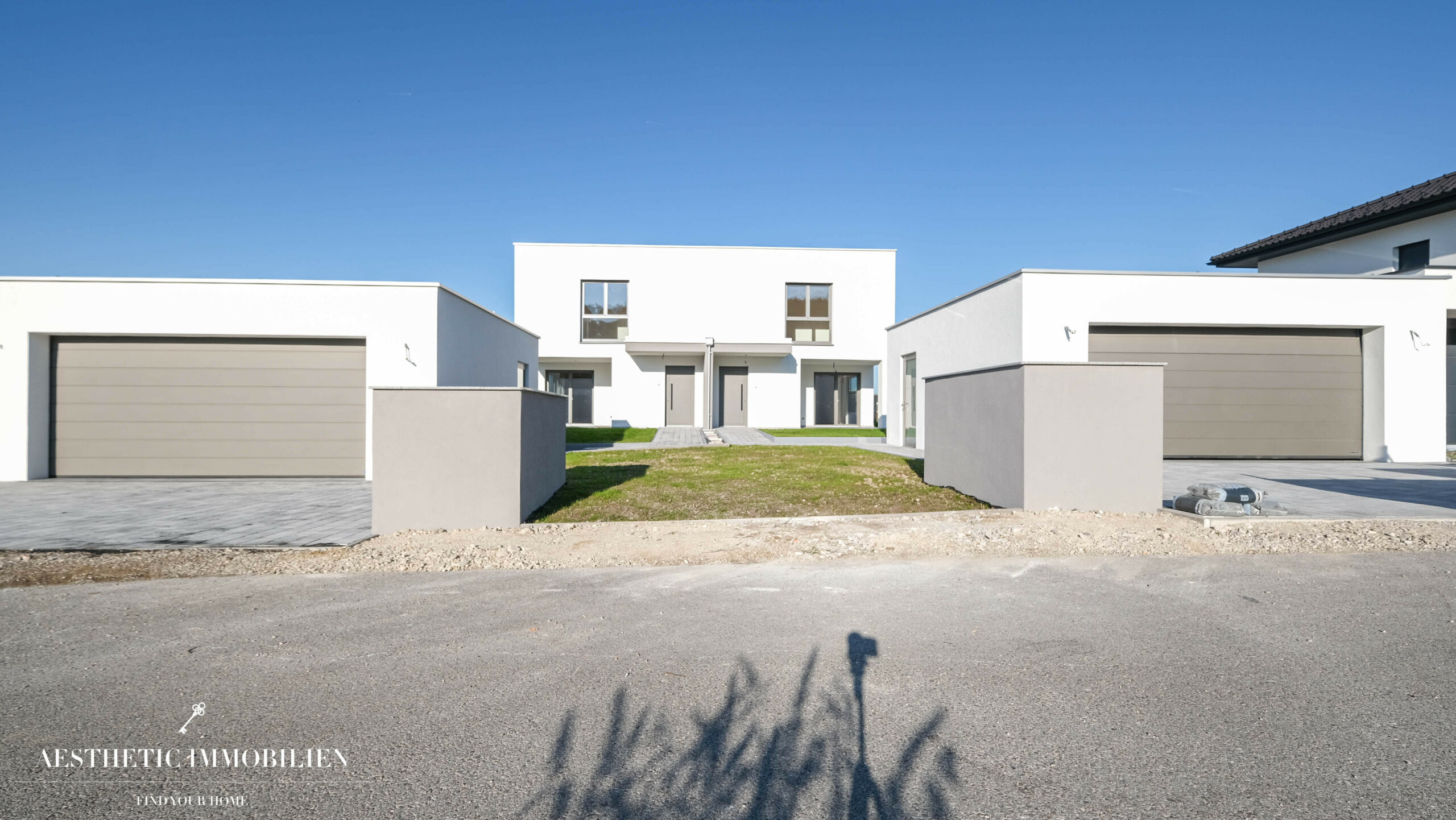 STADL-PAURA: Exklusive Doppelhaushälfte -LETZTE EINHEIT !