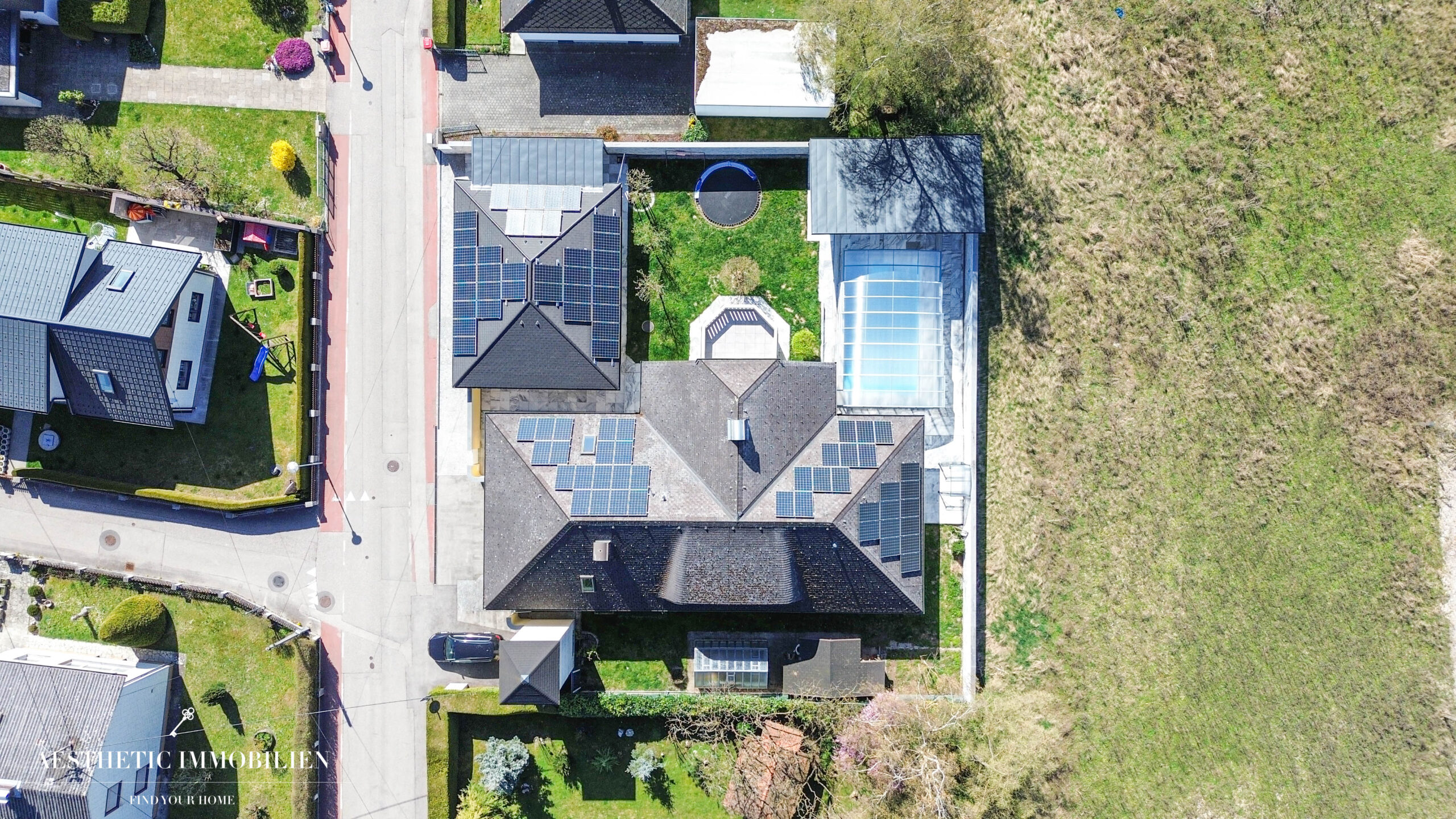 MARCHTRENK - Außergewöhnliche sanierte Villa mit 370 m2 -  50 KW Speicher Photovoltaik + Wärmepumpe sehr niedrige BK !