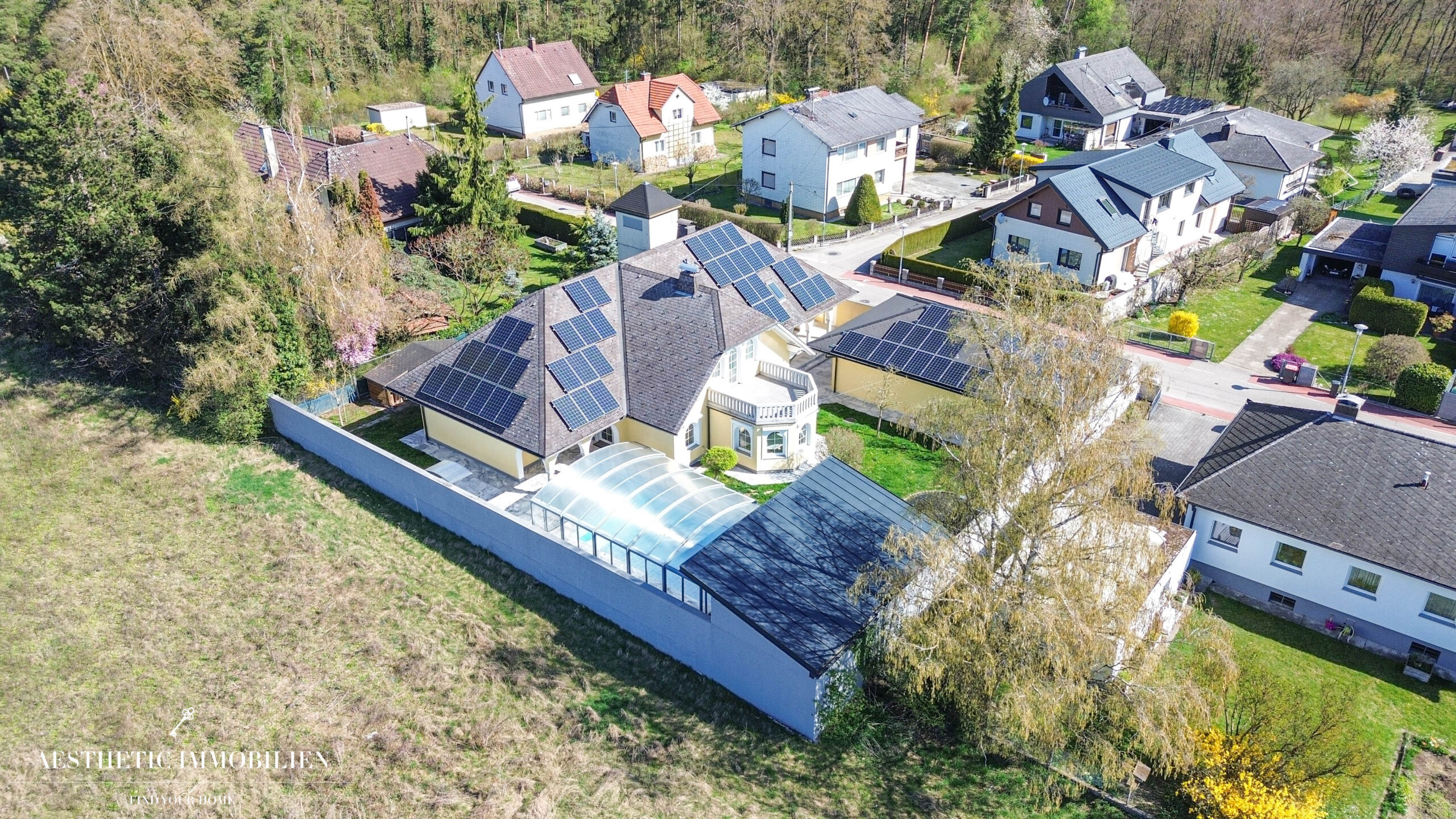 MARCHTRENK - Außergewöhnliche sanierte Villa mit 370 m2 -  50 KW Speicher Photovoltaik + Wärmepumpe sehr niedrige BK !