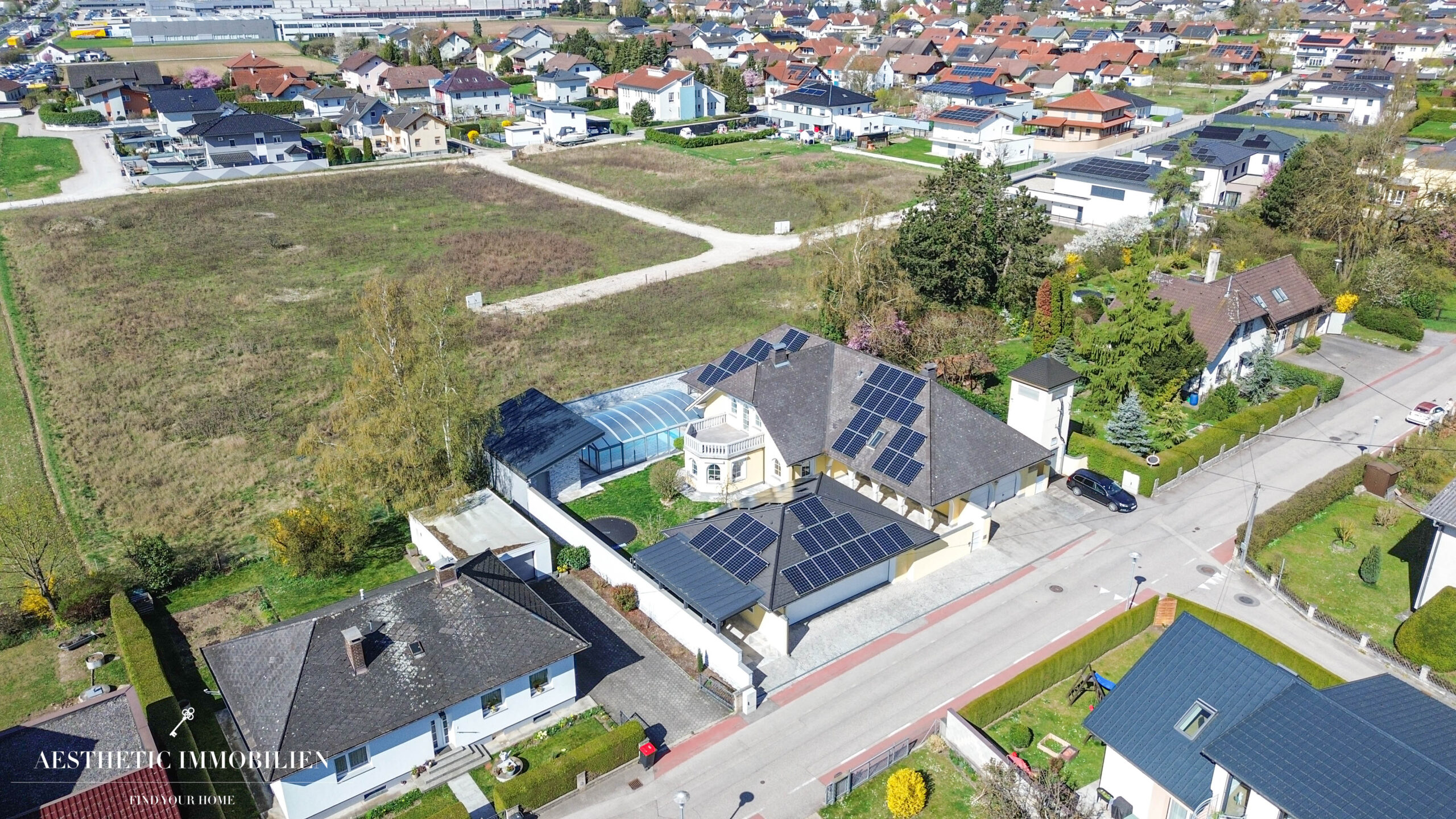 MARCHTRENK - Außergewöhnliche sanierte Villa mit 370 m2 -  50 KW Speicher Photovoltaik + Wärmepumpe sehr niedrige BK !