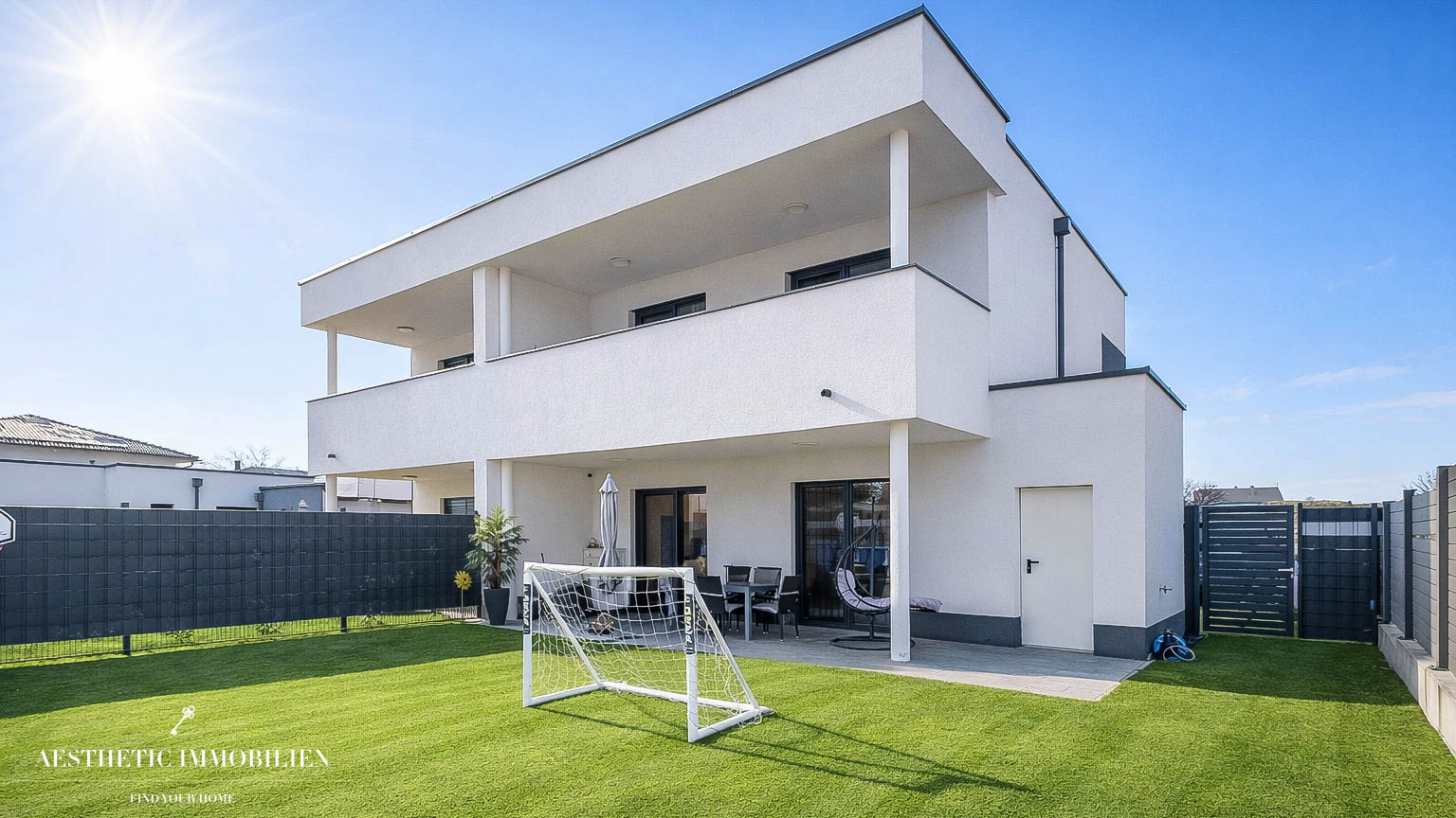 PUCKING - Moderne Doppelhaushälfte mit  Photovoltaik