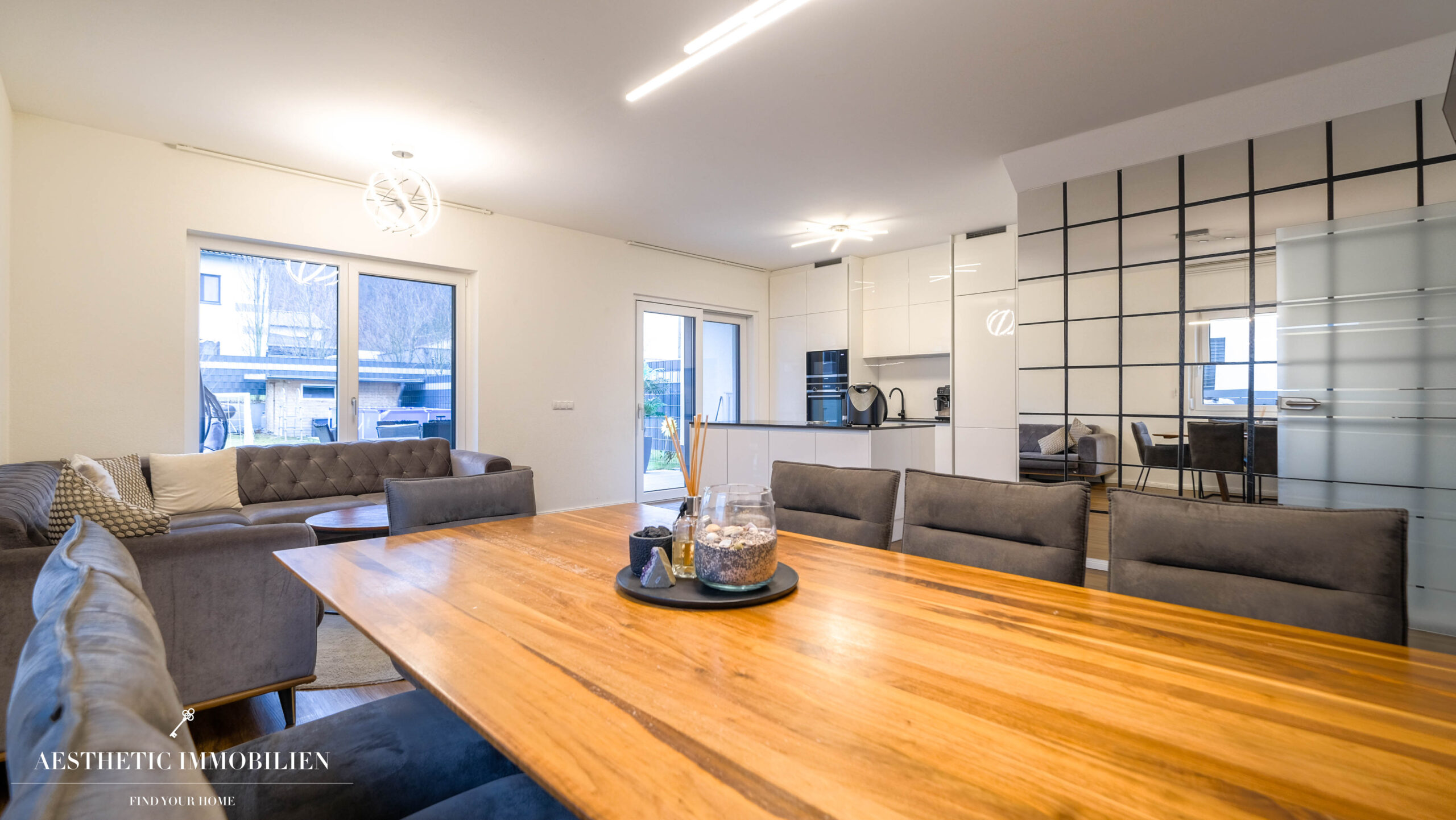 PUCKING - Moderne Doppelhaushälfte mit  Photovoltaik