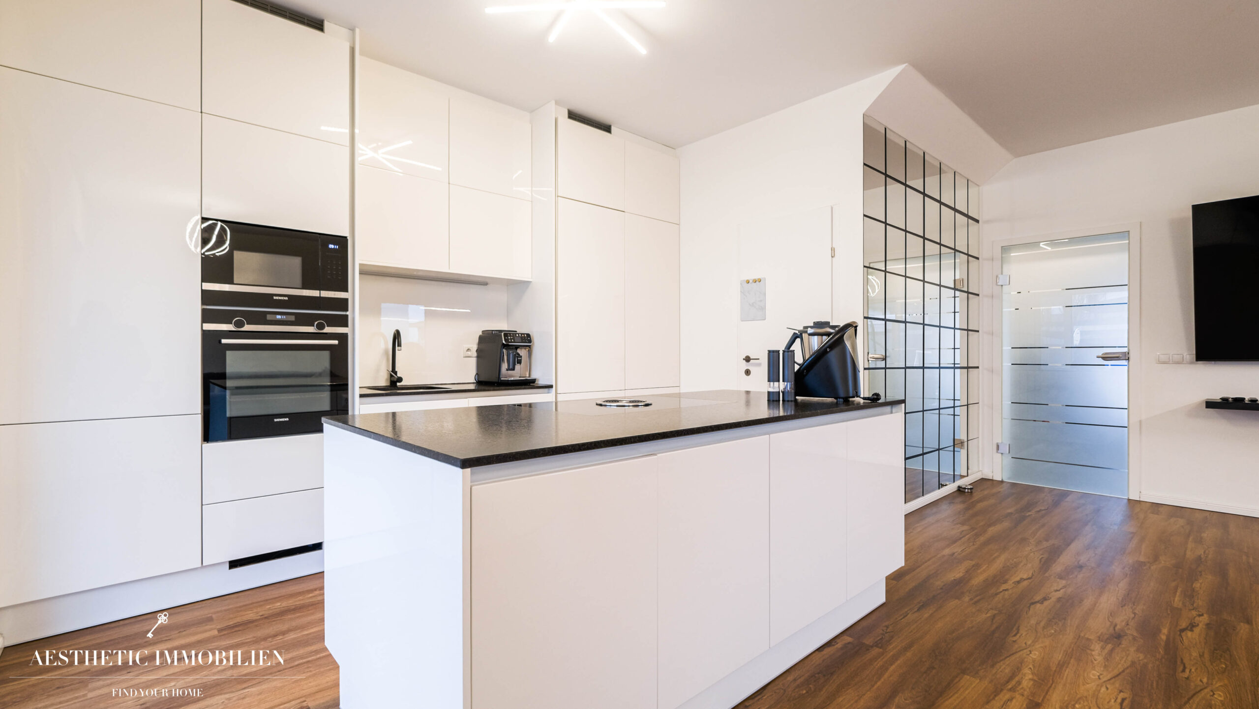 PUCKING - Moderne Doppelhaushälfte mit  Photovoltaik