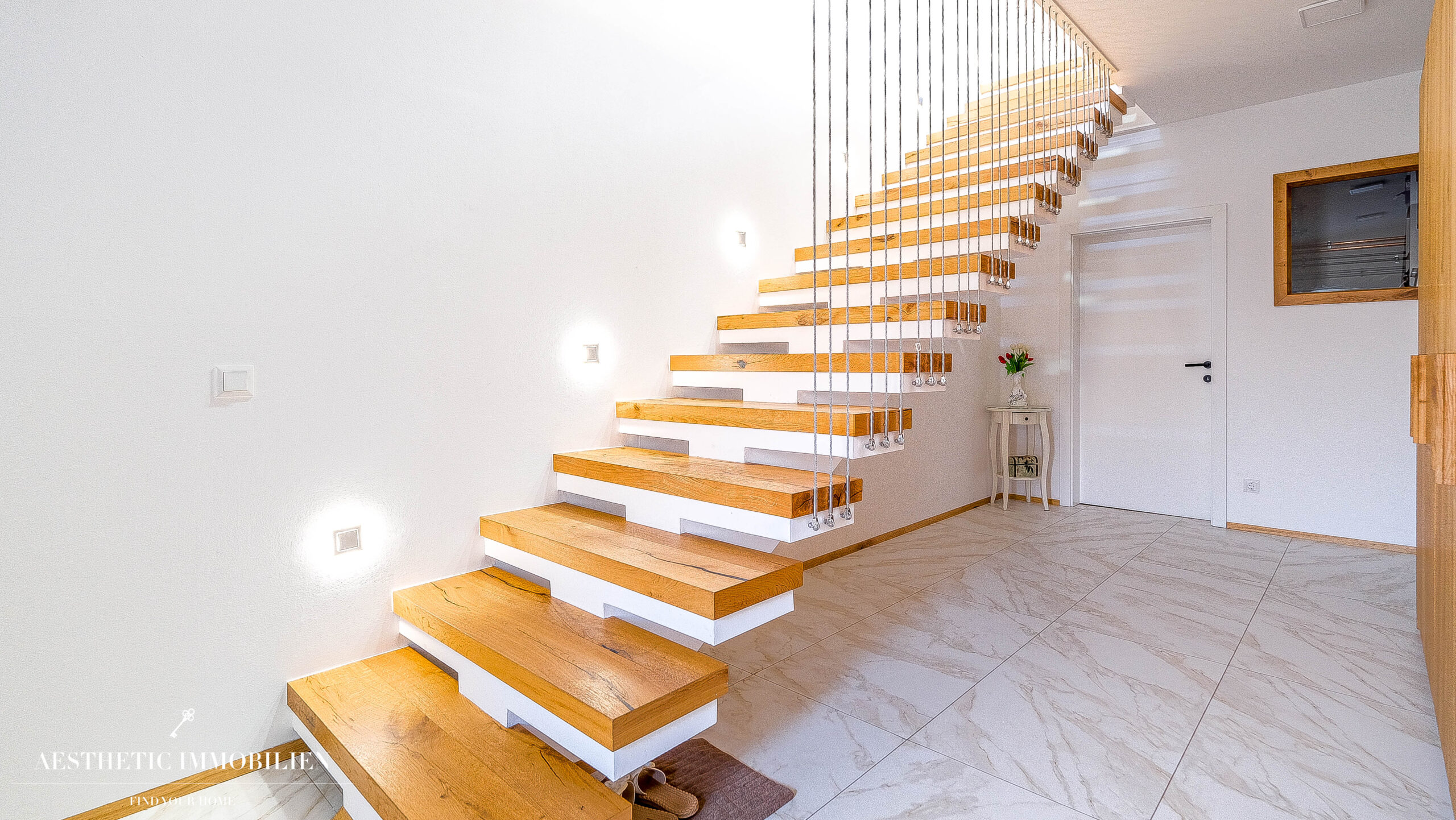 NEUMARKT i. M. -  Große Moderne Doppelhaushälfte