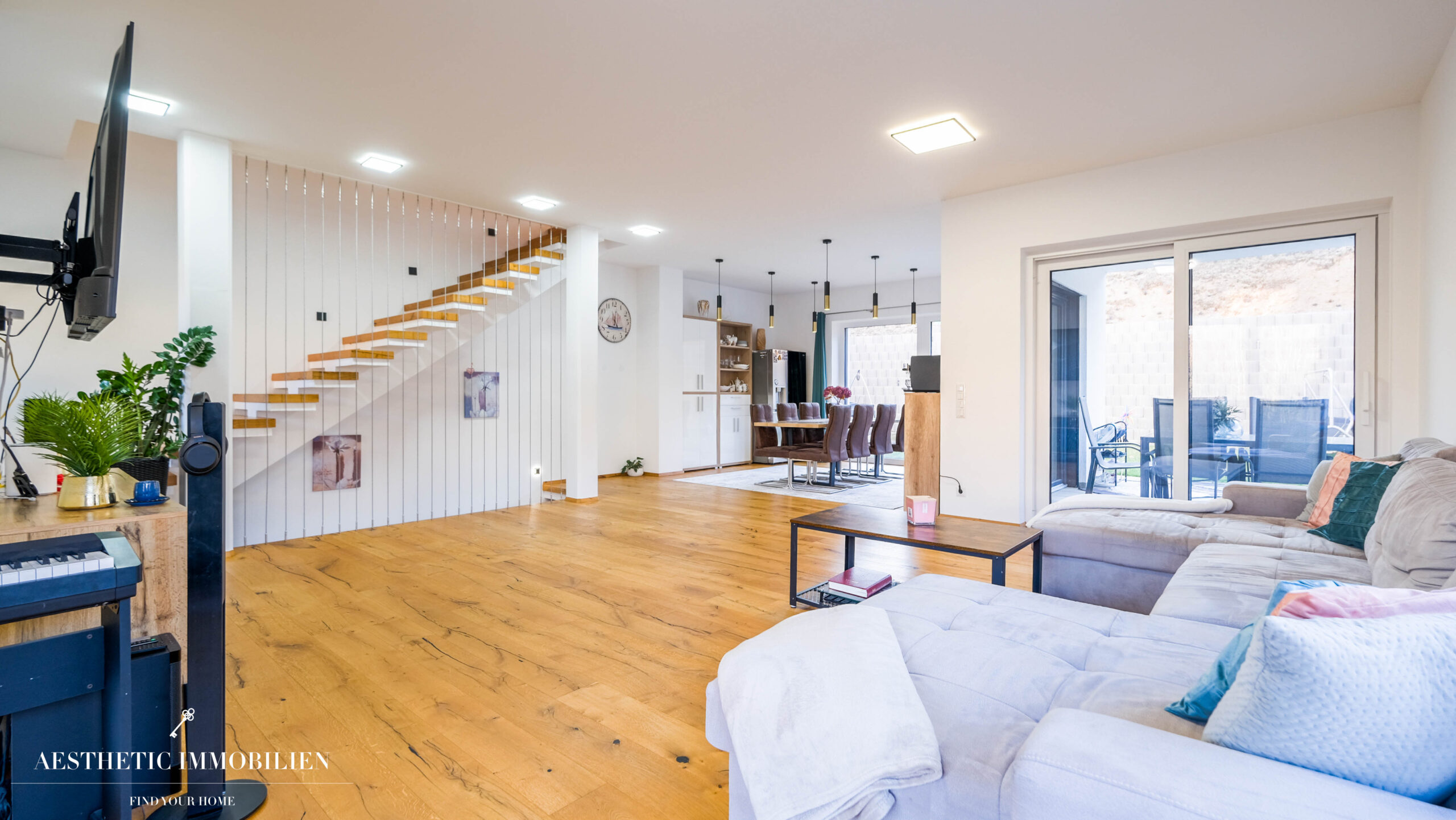 NEUMARKT i. M. -  Große Moderne Doppelhaushälfte