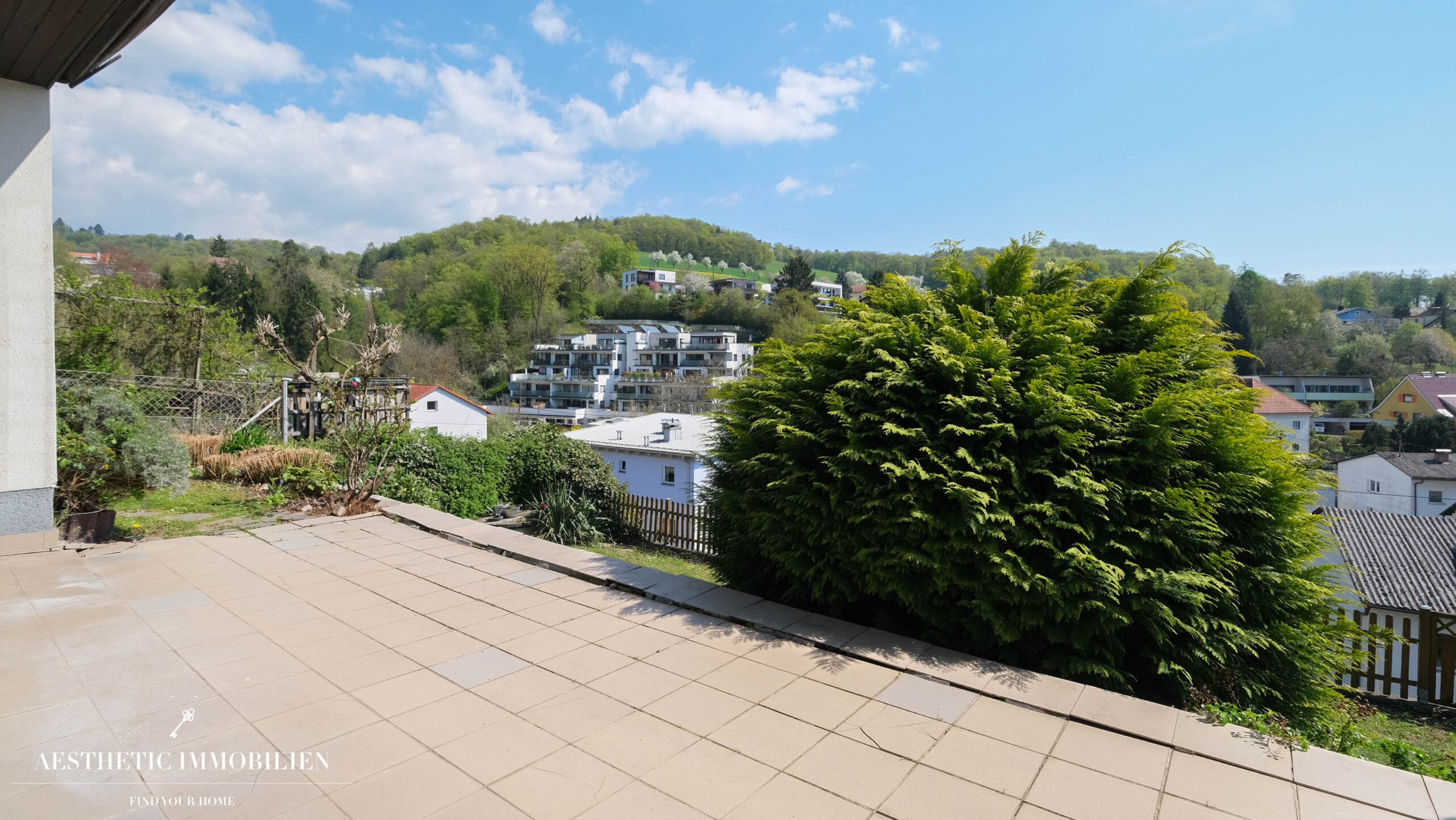 PUCHENAU - Idyllisches Wohnen: Einfamilienhaus in Toplage