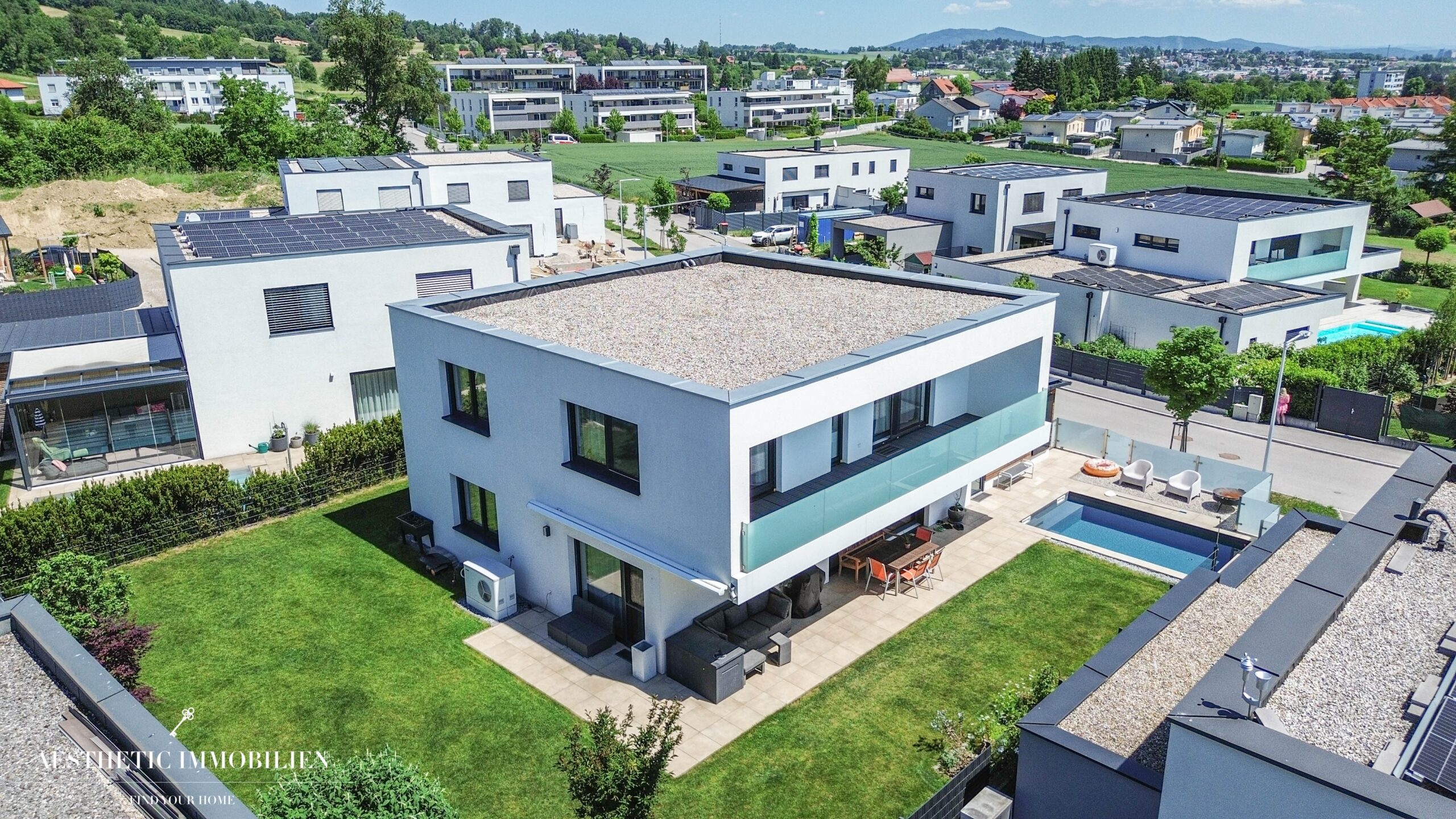 RUFLING / LEONDING - Traumhaus mit Pool
