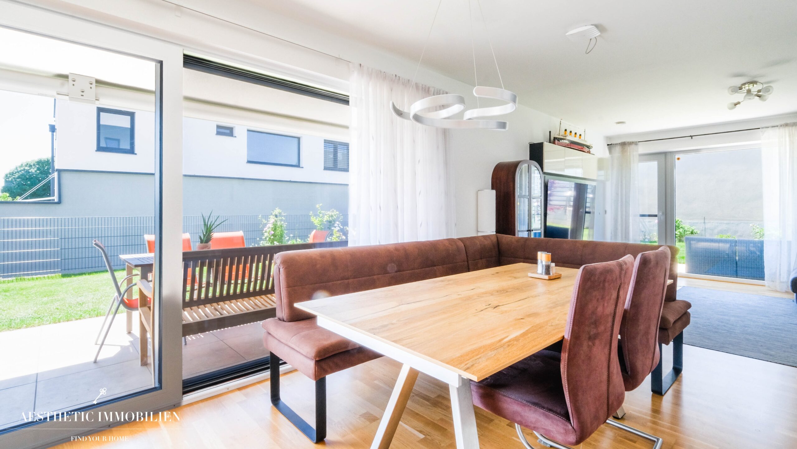 RUFLING / LEONDING - Traumhaus mit Pool