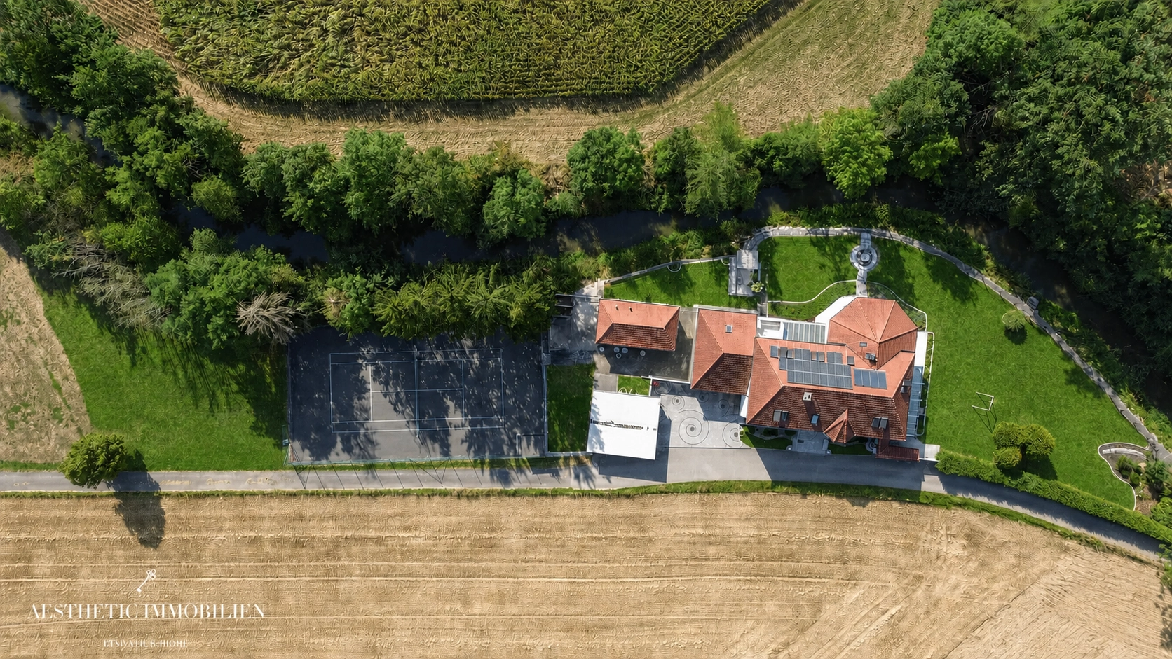 ST.VALENTIN - Exklusive Villa mit Indoorpool, Tennisplatz+Möglichkeit zur Pferdehaltung auf 6.000 m²