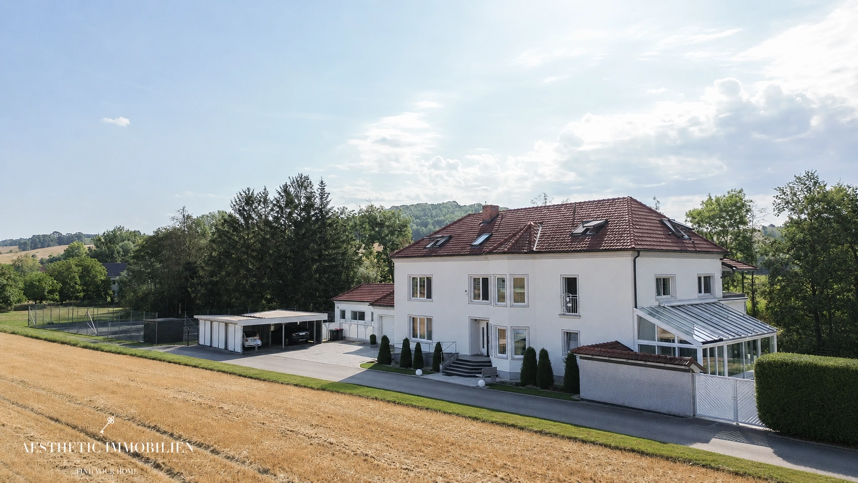 ST.VALENTIN - Exklusive Villa mit Indoorpool, Tennisplatz+Möglichkeit zur Pferdehaltung auf 6.000 m²