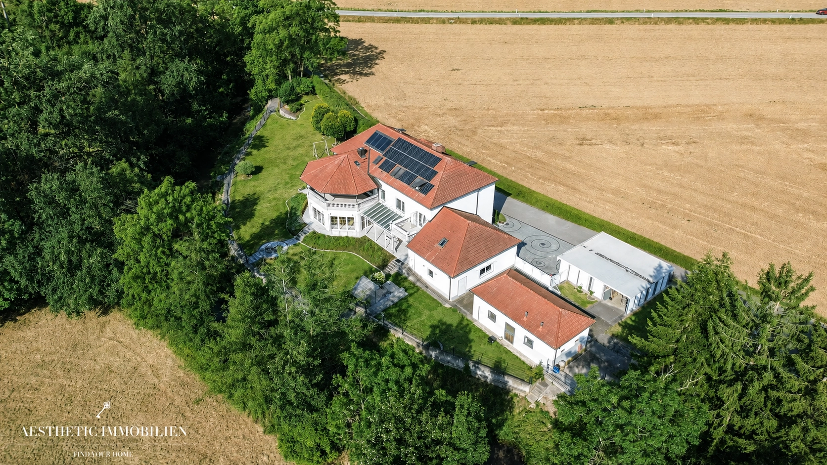 ST.VALENTIN - Exklusive Villa mit Indoorpool, Tennisplatz+Möglichkeit zur Pferdehaltung auf 6.000 m²
