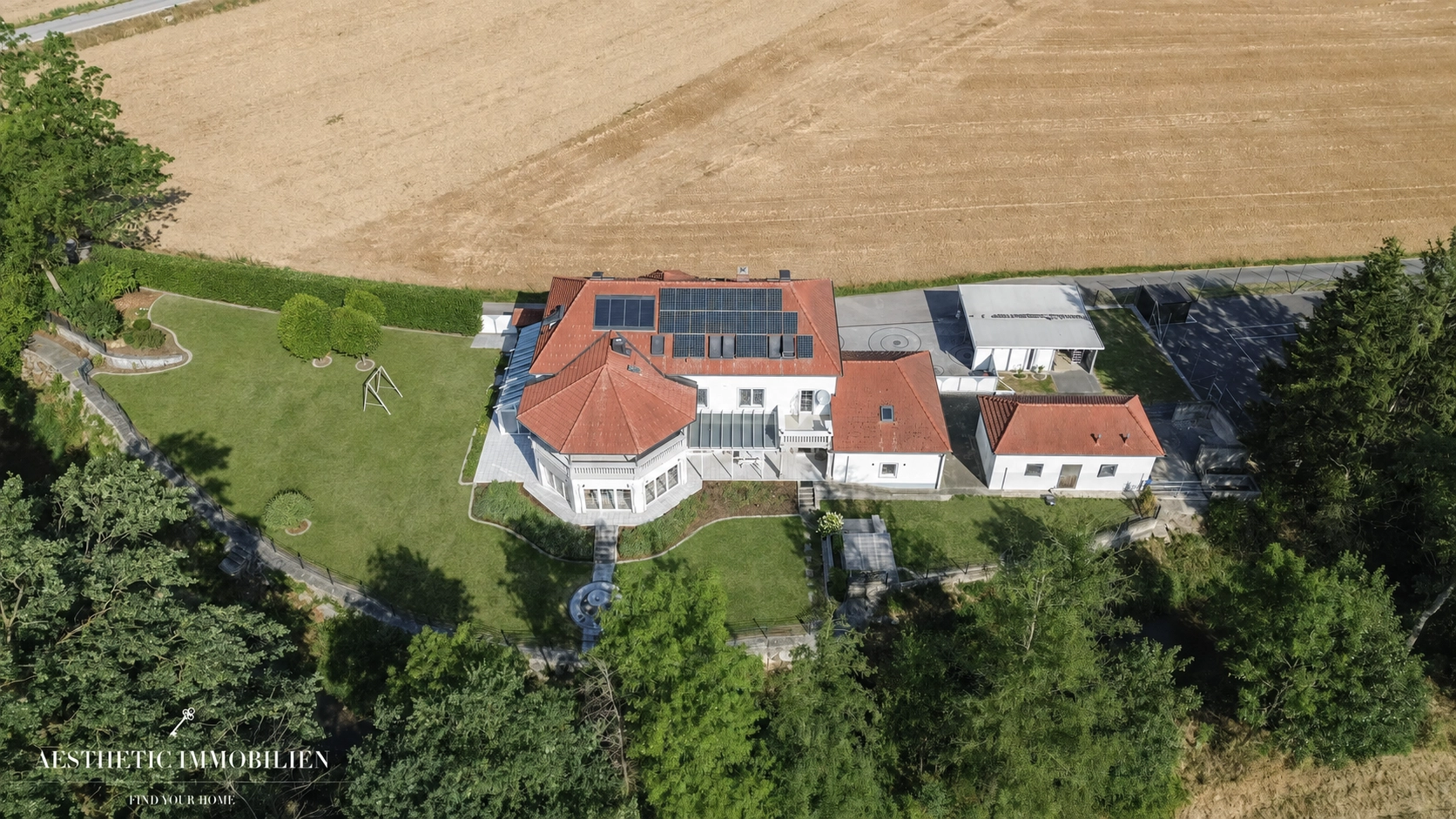 ST.VALENTIN - Exklusive Villa mit Indoorpool, Tennisplatz+Möglichkeit zur Pferdehaltung auf 6.000 m²