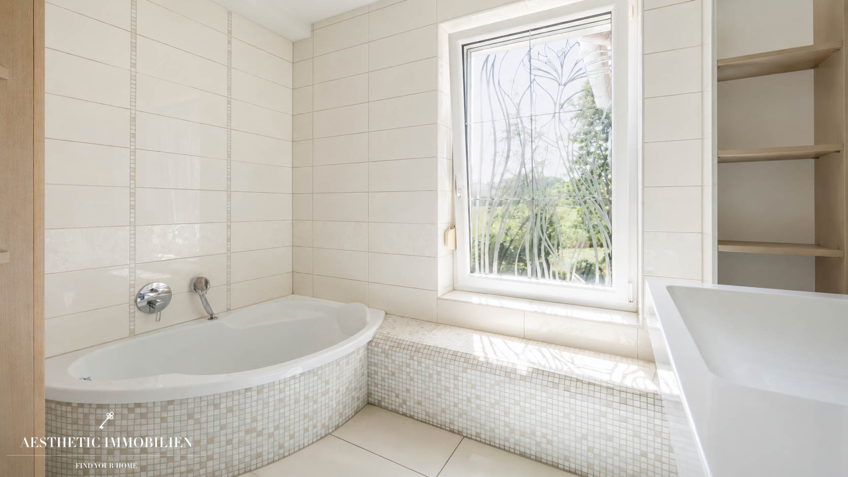 ST.VALENTIN - Exklusive Villa mit Indoorpool, Tennisplatz+Möglichkeit zur Pferdehaltung auf 6.000 m²