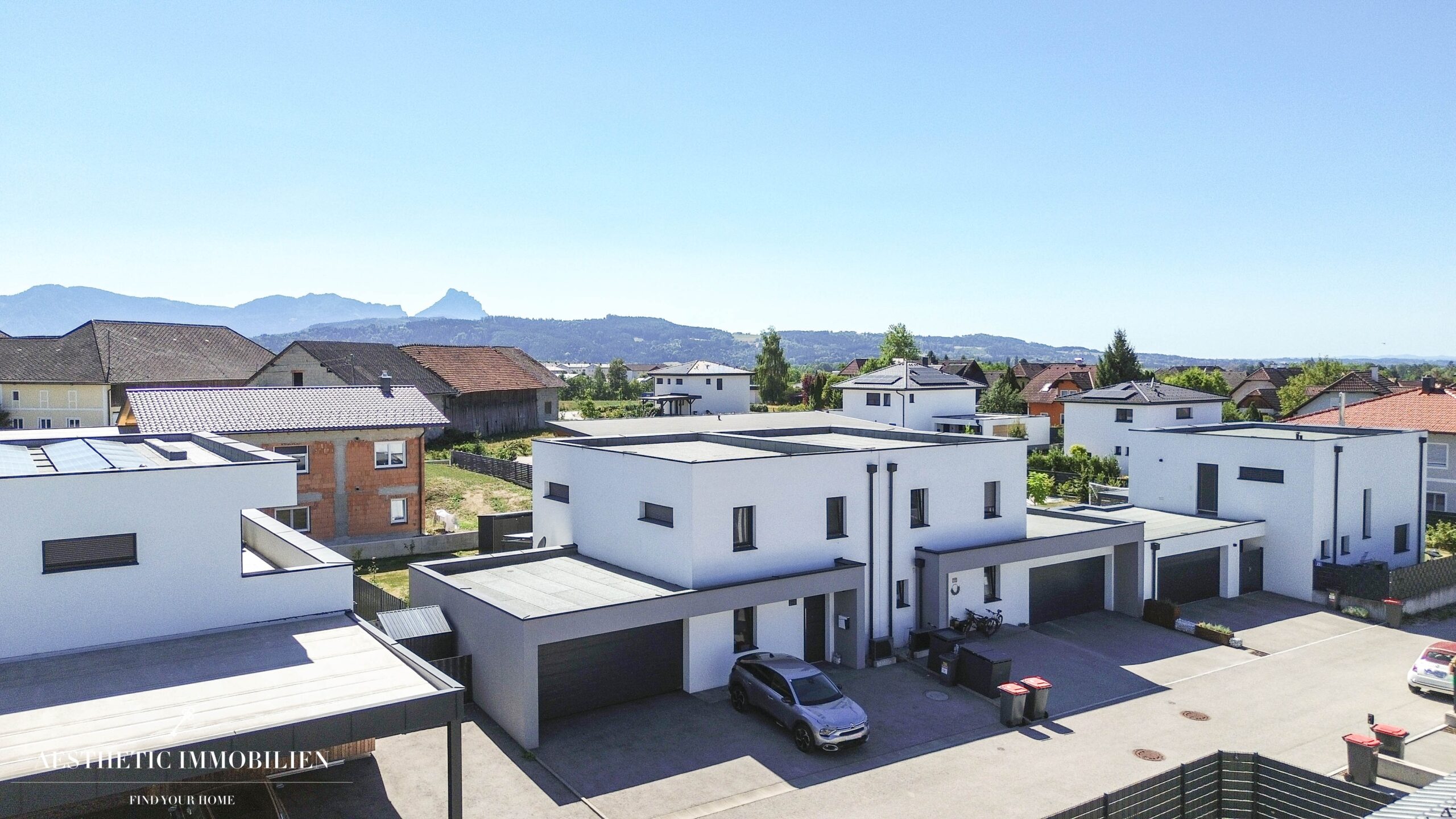 PETTENBACH - Hochwertige Doppelhaushälfte mit Doppelgarage