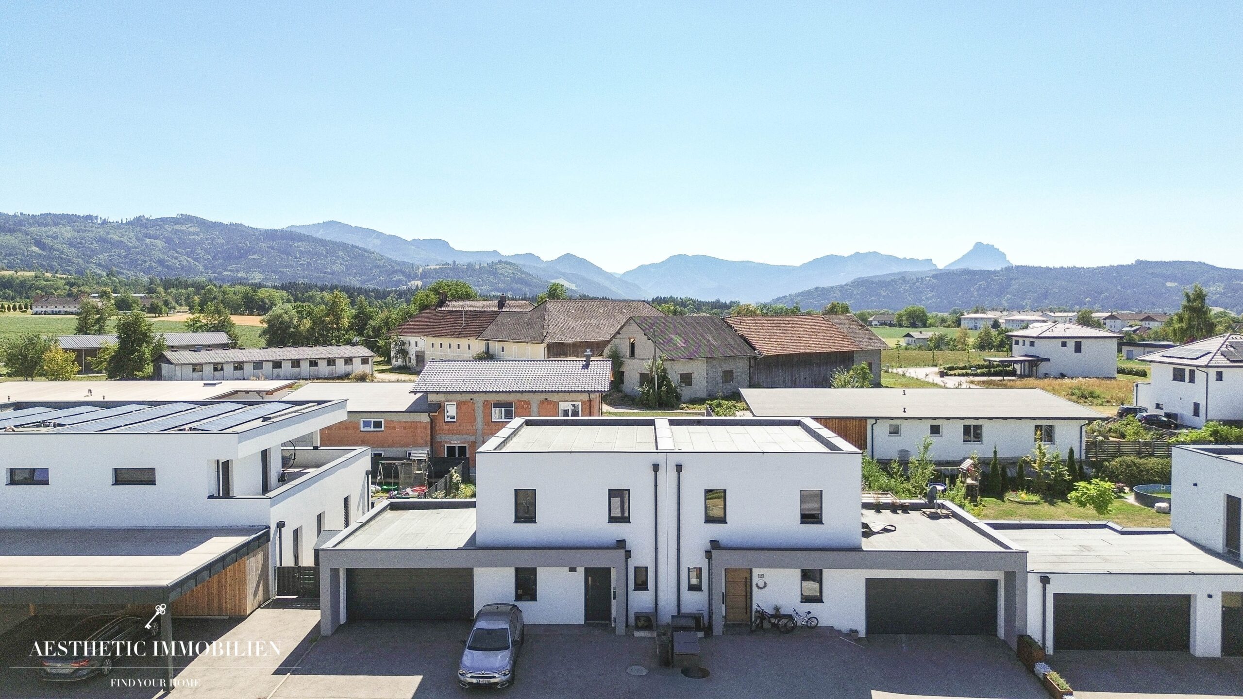 PETTENBACH - Hochwertige Doppelhaushälfte mit Doppelgarage